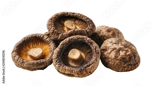 Foto Isolated group of dried shiitake mushrooms, essential healthy ingredient for coo