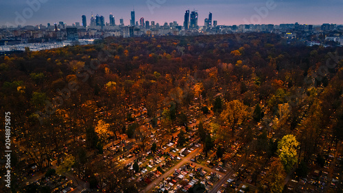 Fotografija View of a Warsaw cemetery on All Saints' Day evening