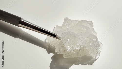 White cannabis resin diamon...