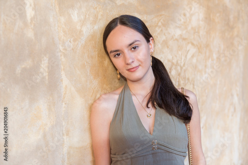 Mujer joven española morena de pelo largo en 2025, Young Spanish brunette woman with long hair in 2025, Junge spanische brünette Frau mit langen Haaren im Jahr 2025, 2025年の長い髪のスペイン人ブルネット女性, Jeune femm