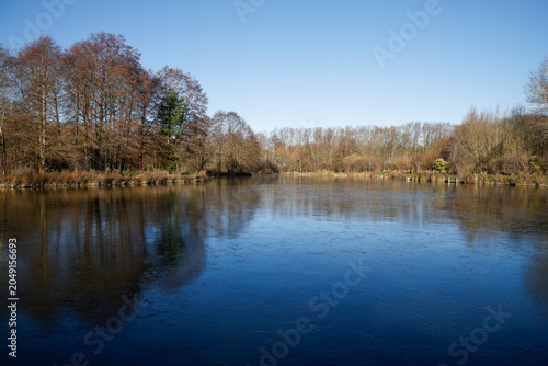 Fotografía Fishing Lake Semi Frozen In Henlow - _S5A8867