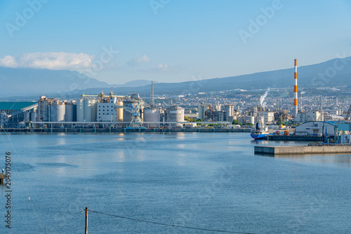 田子の浦港と工場
