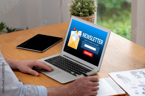Billede på lærred newsletter signup page on computer for customer to subscribe brisk newsletter up