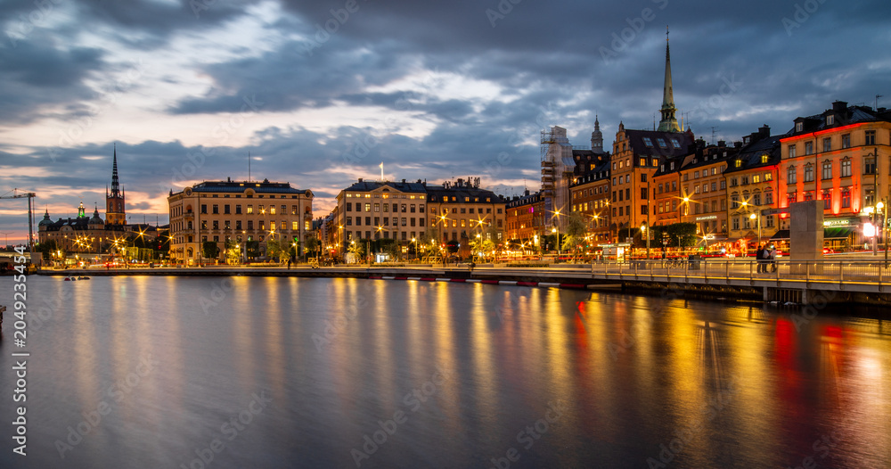 Fototapeta premium Stockholm Riddarholmen Waterfront At Blue Hour Evening