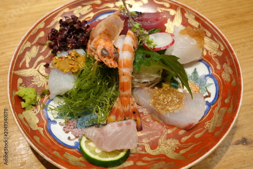 Assorted Sashimi Platter, Traditional Japanese Raw Fish Cuisine - 新鮮なお刺身の盛り合わせ 伝統的な日本料理