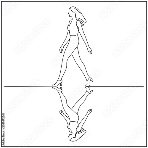 Model Walking with Reflection Line Art
