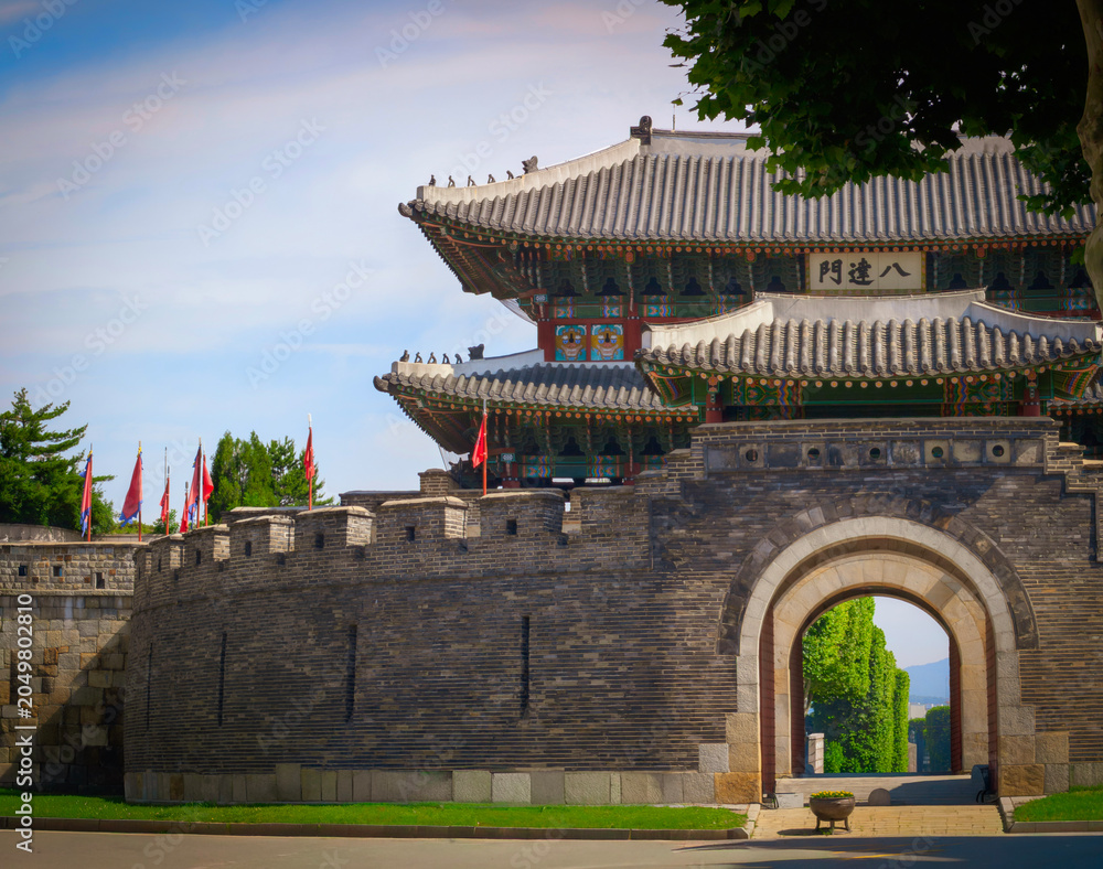 Obraz premium Suwon Hwaseong Fortress Gate in Suwon‑si, Gyeonggi‑do, South Korea