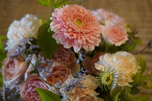 Fototapeta フラワーアレンジメント ピンク 花 花束 葉