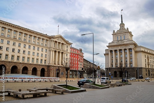 sofia, bulgarien - regierungssitz und parlamentsgebäude im stadtzentrum