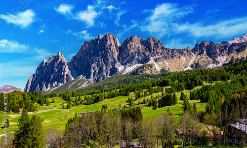Foto The Dolomites at Cortina d'Ampezzo in Region of Veneto, Italy