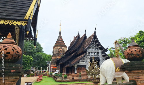 Photos The majestic and ancient brick chedi of Wat Lok Moli temple, a historical Lanna-style monument nestled in the heart of Chiang Mai, Thailand, showcasing exquisite traditional craftsmanship