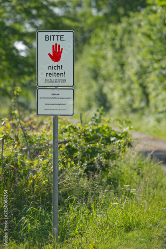 Bitte nicht reiten Schild