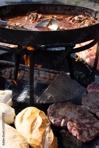 parrillada callejera al costado de la ruta