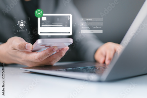 Foto Secure online payment and mobile banking concept with smartphone user, representing digital transactions, credit card security, password authentication, data protection, cybersecurity technology