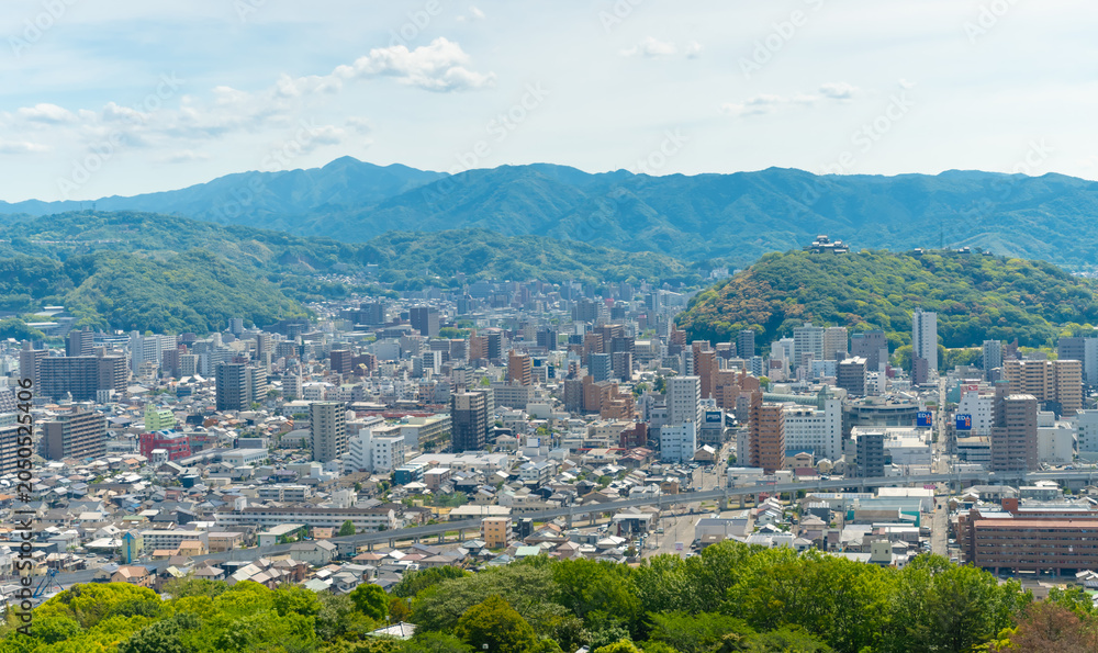 Obraz premium 愛媛県・松山市都市風景