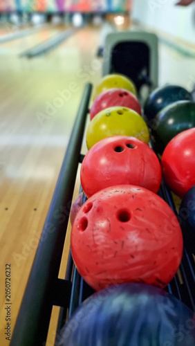 фотографія bowling game balls colors smoke night colors