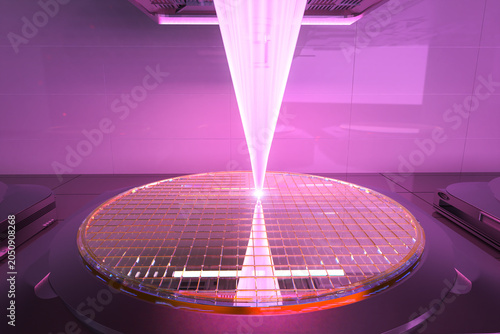 EUV lithography systems for semiconductor manufacturing