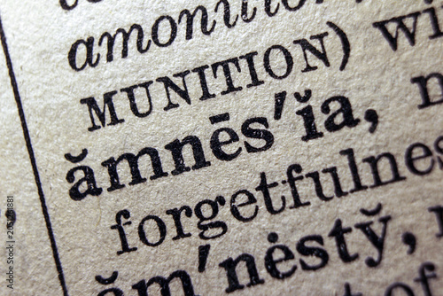 Foto Word amnesia on dictionary page, macro close up