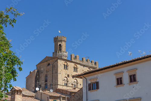 Φωτογραφία Dieser historische Bau ist der Palazzo dei Priori in Volterra, Italien