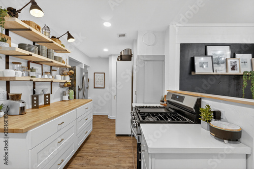 Cuadro en lienzo sleek city dwelling kitchen showcasing minimalist aesthetics with practical work