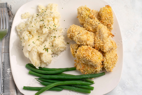 Tableau sur toile haddock bites with mash potatoes  andgreen beans