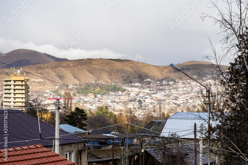 Foto houses on mountain slopes in Vanadzor city