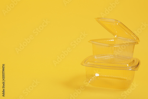 Disposable plastic food con...
