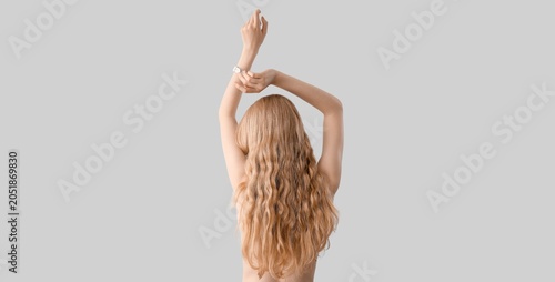 Long wavy blonde hair and r...