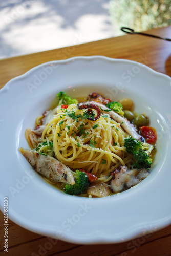 spaghetti with seafood