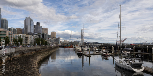 Принти на полотні Seattle Waterfront Marina and Downtown Skyline Along Elliott Bay Washington