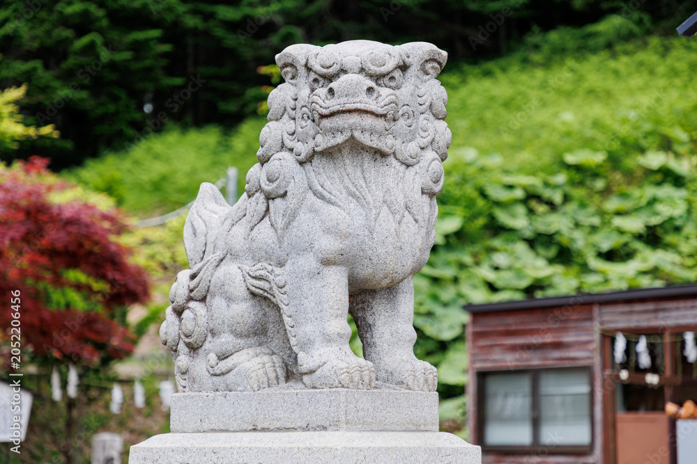 Fototapeta premium 神社の狛犬