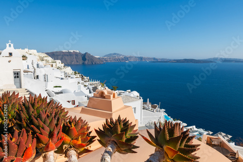 Картината върху платно White architecture in Santorini island, Greece