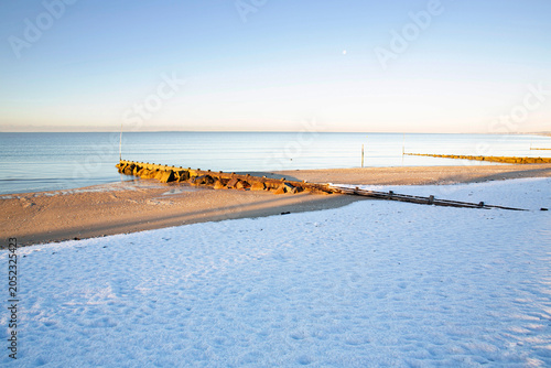 Φωτογραφία NEIGE SUR LA PLAGE