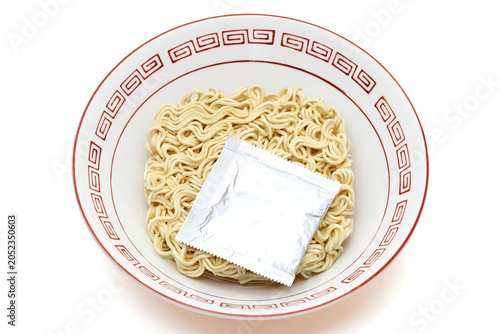 インスタントラーメン　袋麺