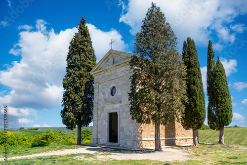 фотографія The Chapel of Madonna di Vitalete in Tuscany, Italy