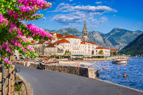 Φωτογραφία Perast, Montenegro and the Bay of Kotor
