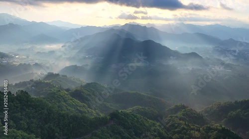 高千穂・国見ヶ丘に広がる雲海の絶景 空撮