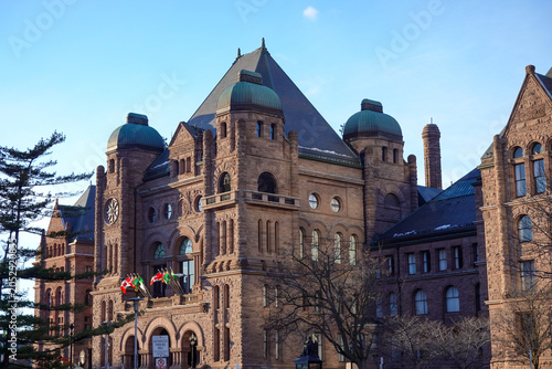 Canvas Print Historic Parliament Building With Green Roofs