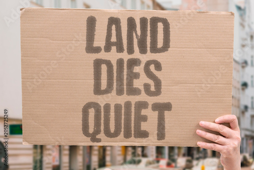 Cuadro en lienzo "Land dies quiet" Soil degradation happens unnoticed