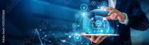 Foto Software developer using tab analysing Algorithm development and computational efficiency models, data processing optimization, problem-solving frameworks and software innovation strategies