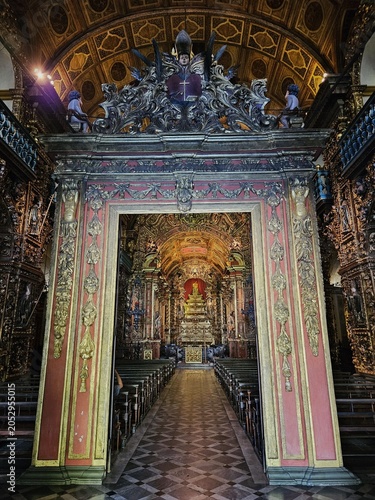 Slika na platnu Ornate baroque church interior with gilded rood screen (lettner), Mosteiro de Sã