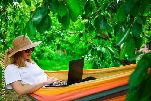 фотографія Close up summer remote work, study online