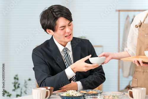 Canvastavla Salarymen and businessmen who are unable to eat breakfast due to indigestion, stomach ache, or stomach pain (hangover, poor health)