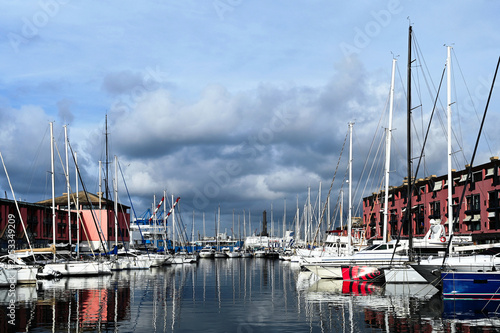 Tableau sur toile panoramic view of the Genoa Sea Port, harbor and marina