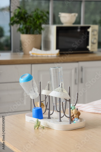 Baby bottle drying rack wit...