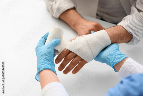 Medical professional applyi...
