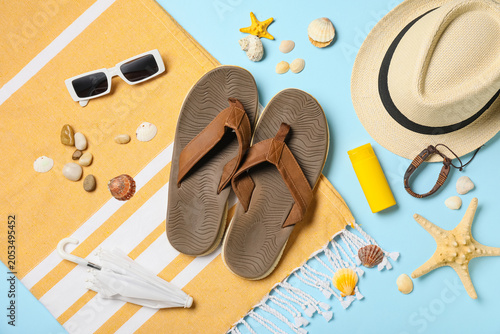 Summer beach vacation essen...