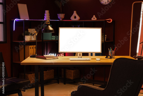 Modern home office workspac...