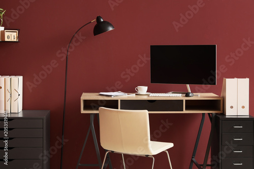 Modern home office workspac...