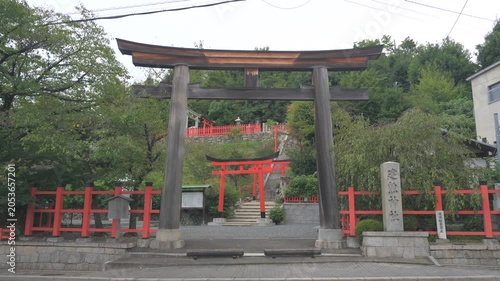 京都 建勲神社の門前風景